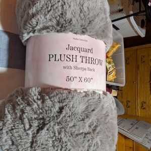 Jacquard Plush Throw with Sherpa Back - Gray